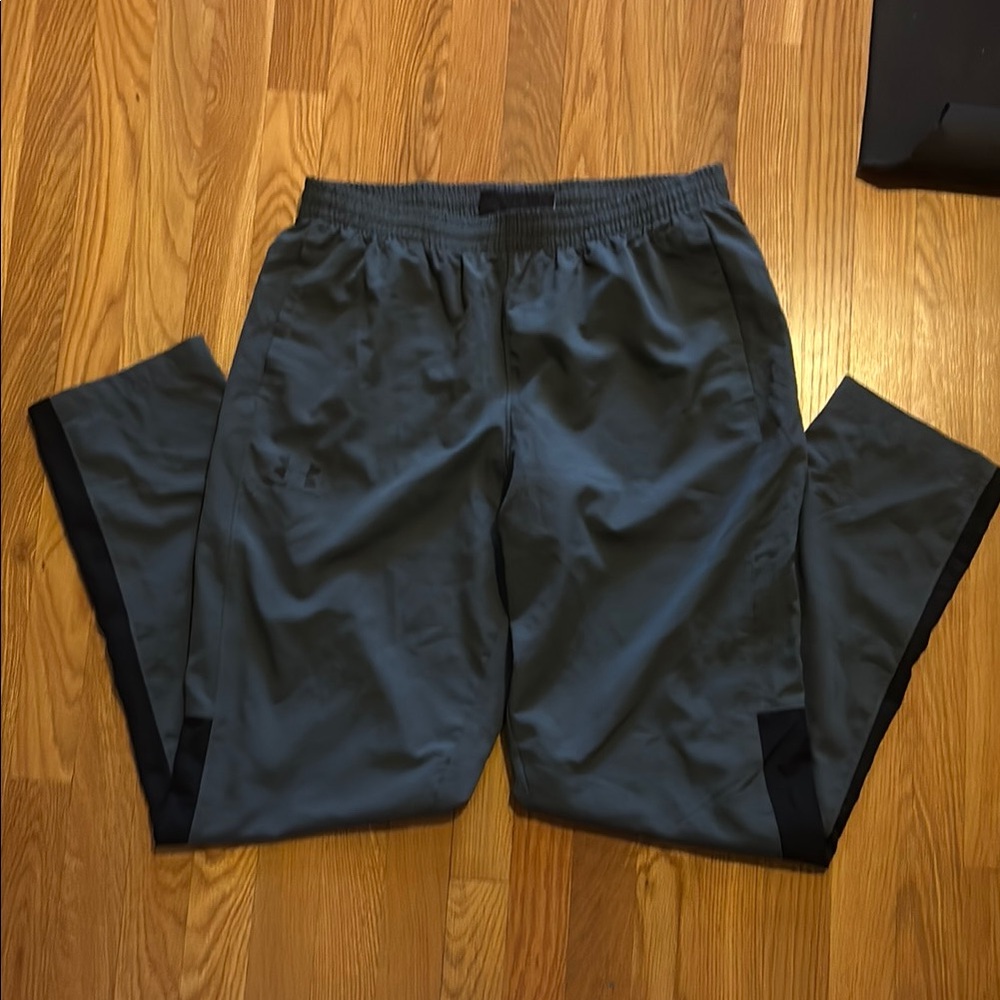 Men's L Gray Under Armour Athletic Pants